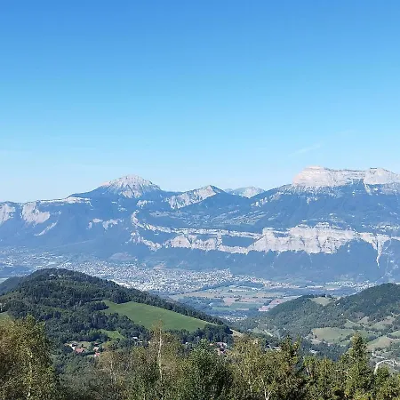 2 Pieces Au Pied Des Pistes, 1 Chambre, 141 M², Ascenseur, Casier - Fr-1-771-34 *
