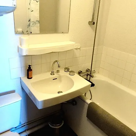 Apartament 2 Pieces Au Pied Des Pistes, 1 Chambre, 141 M², Ascenseur, Casier - Fr-1-771-34 *